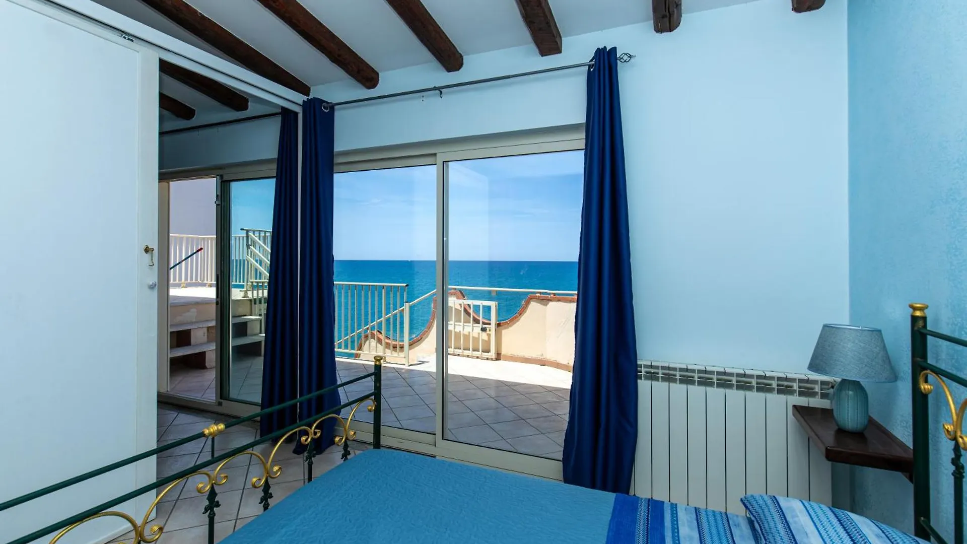 アパート Casa CangemiAttico Vista Mareアパートメント イタリア